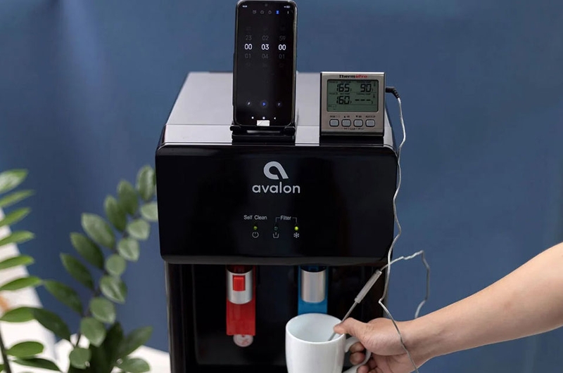 C&acirc;y nước n&oacute;ng lạnh bị tr&agrave;n nước - 08