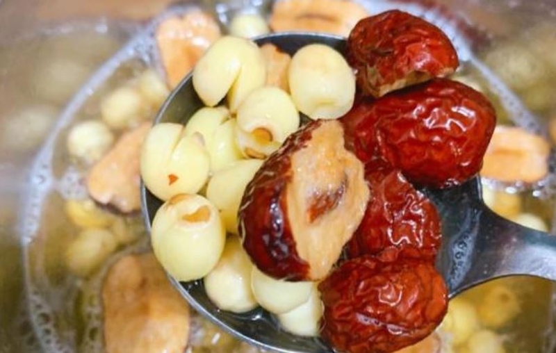Chè hạt sen táo đỏ 5