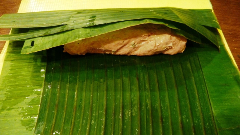 Gói chả bằng lá chuối