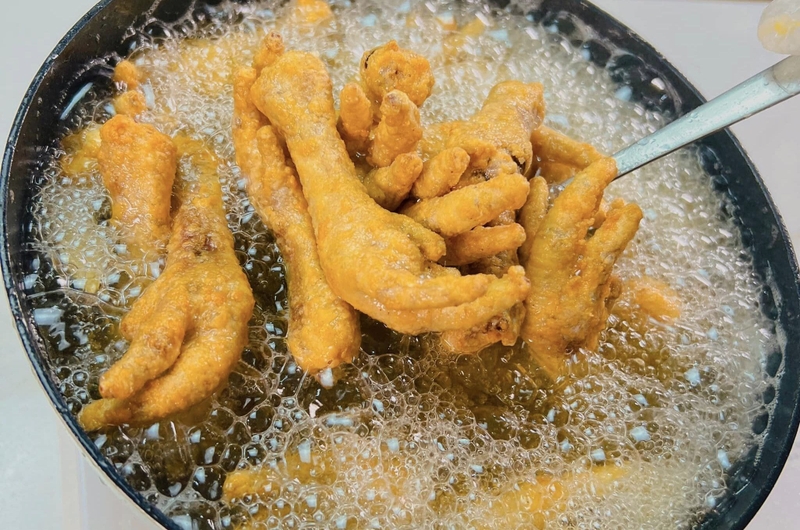 Chân gà chiên sả ớt 6