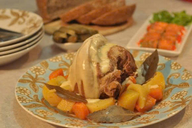 chân giò hầm kiểu Đức ảnh 5