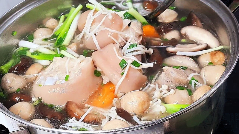 chân giò hầm nấm 1