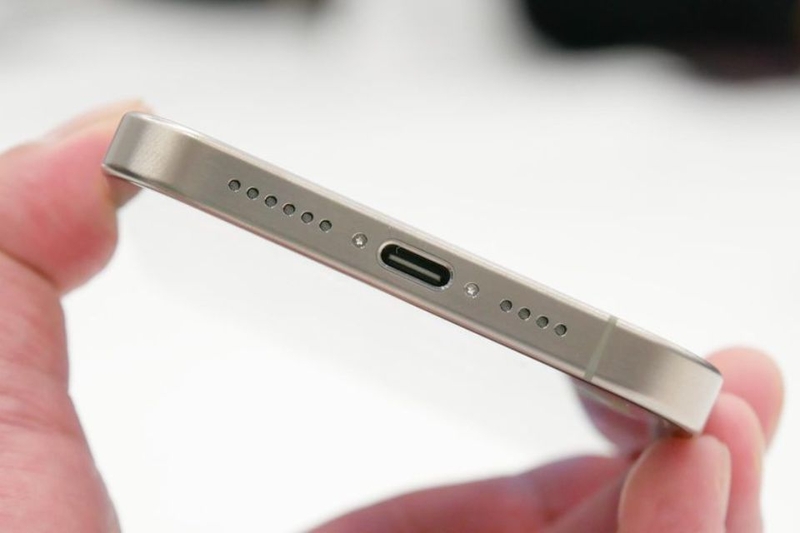 chân sạc iphone 15 (ảnh 1)