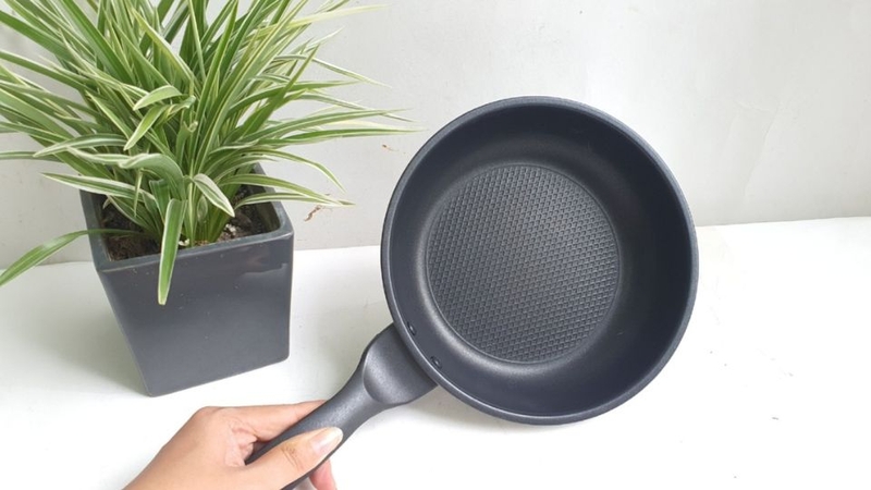 Tay cầm v&agrave; độ an to&agrave;n