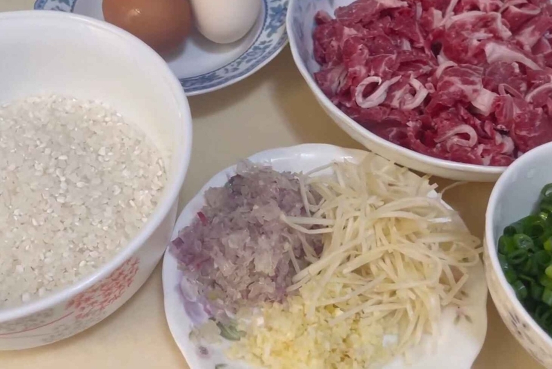 cháo đậu đỏ thịt bằm hình 1