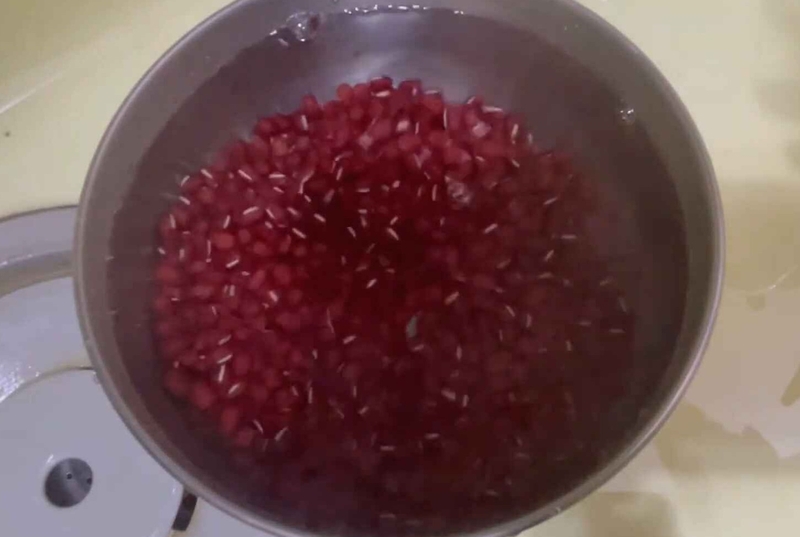 cháo đậu đỏ thịt bằm hình 3