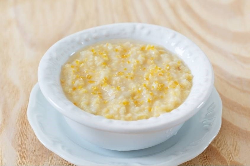 Cháo ngô thịt gà cho bé ăn dặm