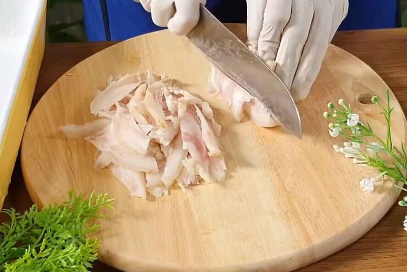Tai heo thái miếng mỏng