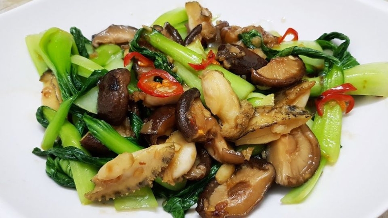 Bào ngư xào với rau củ