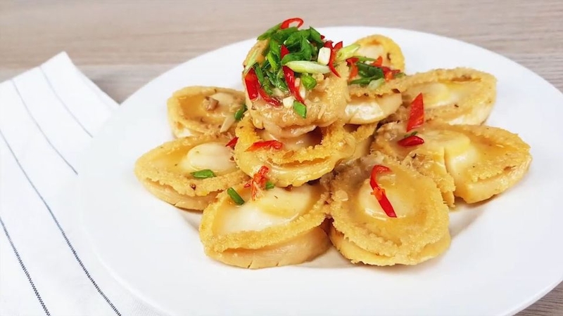 Bào ngư chế biến với nước sốt