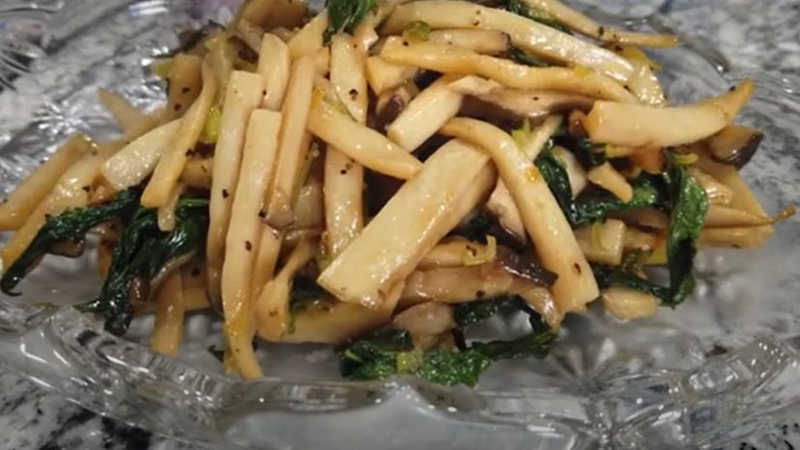 nam dui ga xao hung que
