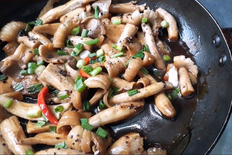 Nấm mối xào tỏi