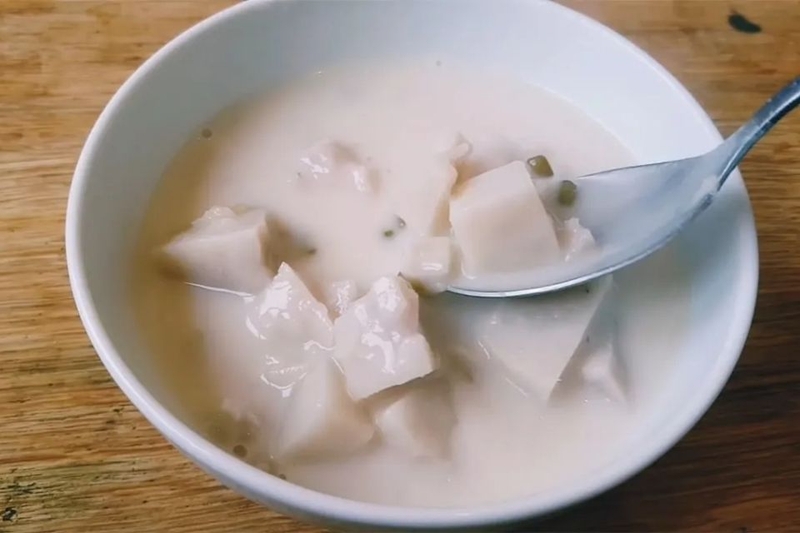 chè khoai sọ bột năng
