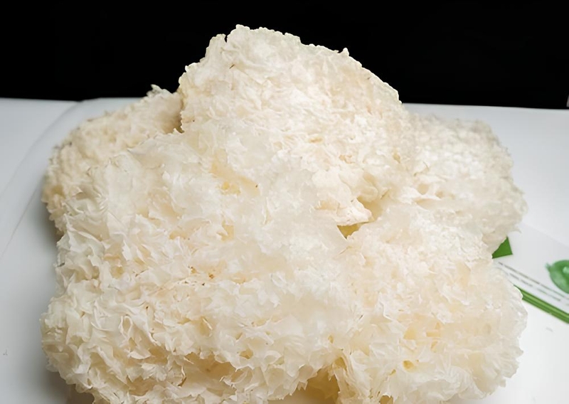 chè nấm tuyết táo đỏ 2