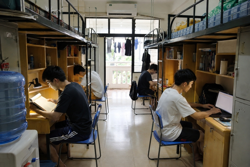Chi phí ở ký túc xá các trường đại học 2026 khoảng bao nhiêu?