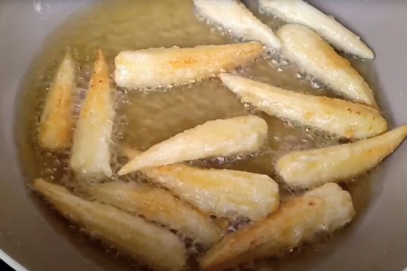 chiên giòn bắp non