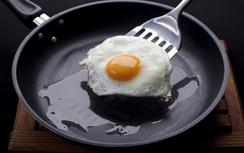 chiên rán không bị sát chảo ảnh 2