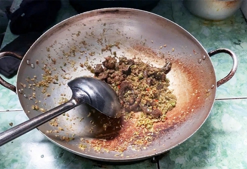 chim bồ câu xào rau răm ảnh 4