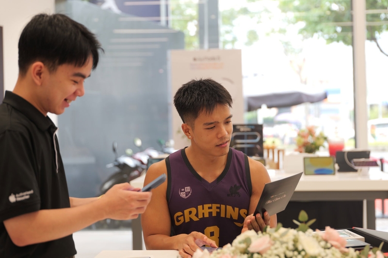 chinh-thuc-trai-nghiem-iphone-duo-tai-fpt-shop-va-fstudio-by-fpt-215303-9.jpg