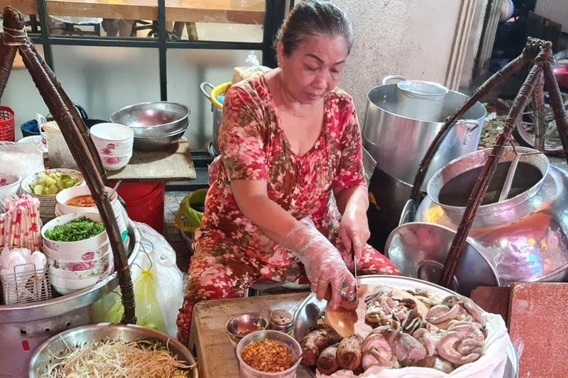 Bánh canh cháo lòng dì Hương