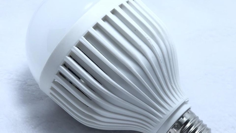 chọn bóng đèn sạc tích điện 6