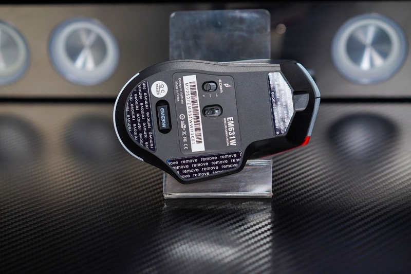 Chuột Gaming không dây EDRA EM631W Hiệu ứng ánh sáng RGB đa dạng, đậm chất gaming