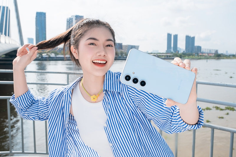 chup-anh-chuyen-nghiep-voi-galaxy-s24-fe (2).jpg