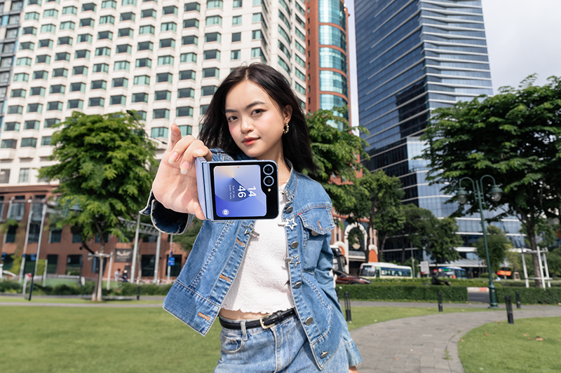 Galaxy Z Flip6 X Galaxy AI: “Hô biến” thành máy quay đa năng, sáng tạo thả ga với trợ lý AI chỉnh ảnh 2