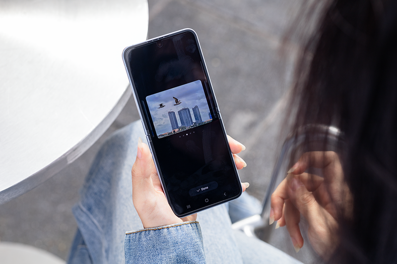 Galaxy Z Flip6 X Galaxy AI: “Hô biến” thành máy quay đa năng, sáng tạo thả ga với trợ lý AI chỉnh ảnh 9