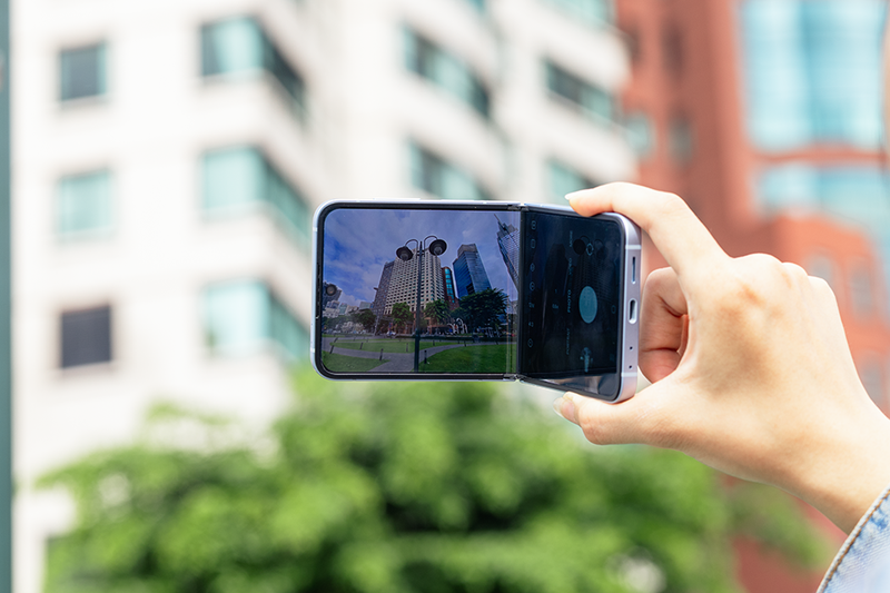 Galaxy Z Flip6 X Galaxy AI: “Hô biến” thành máy quay đa năng, sáng tạo thả ga với trợ lý AI chỉnh ảnh 11
