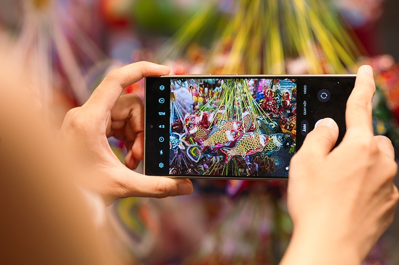 Ngắm phố xá Trung Thu muôn màu qua ống kính “chiến thần chụp đêm” Galaxy S24 Ultra 3