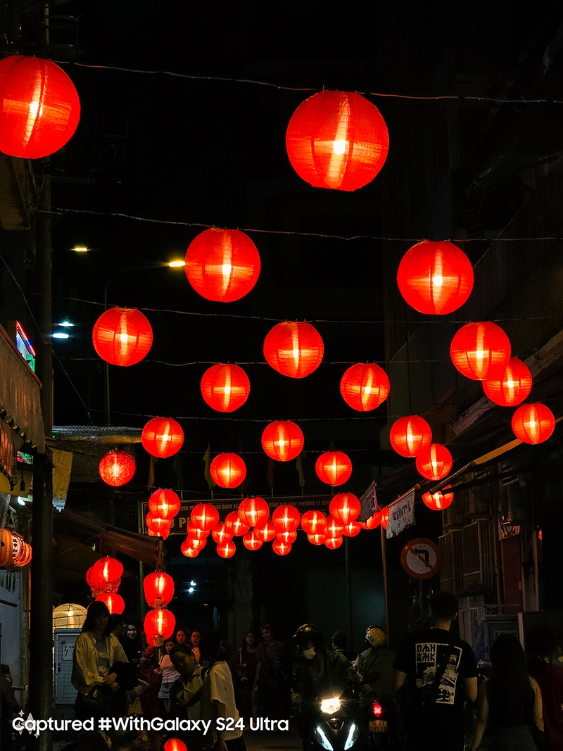 Ngắm phố xá Trung Thu muôn màu qua ống kính “chiến thần chụp đêm” Galaxy S24 Ultra 8