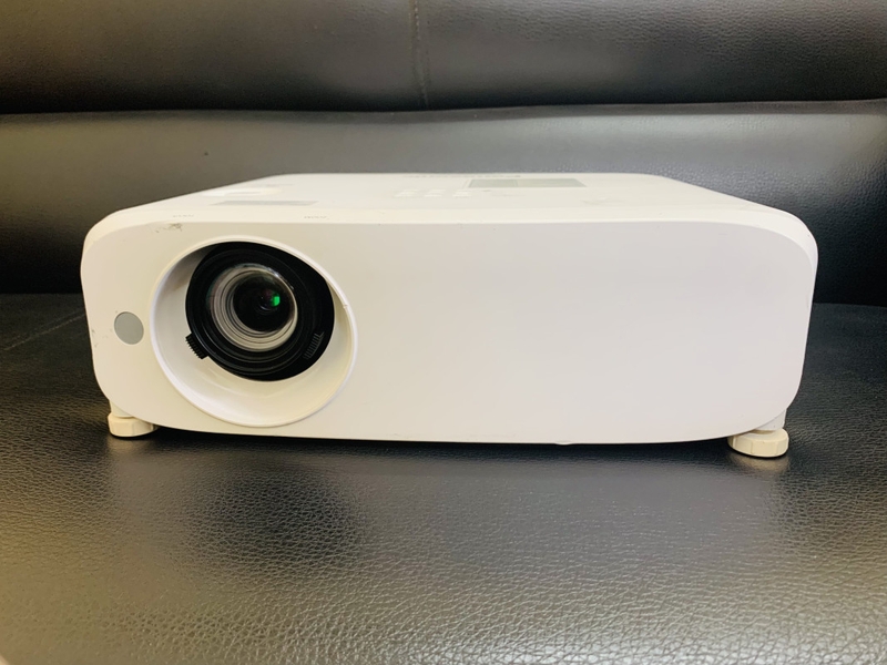 chuyen che do man hinh may chieu panasonic