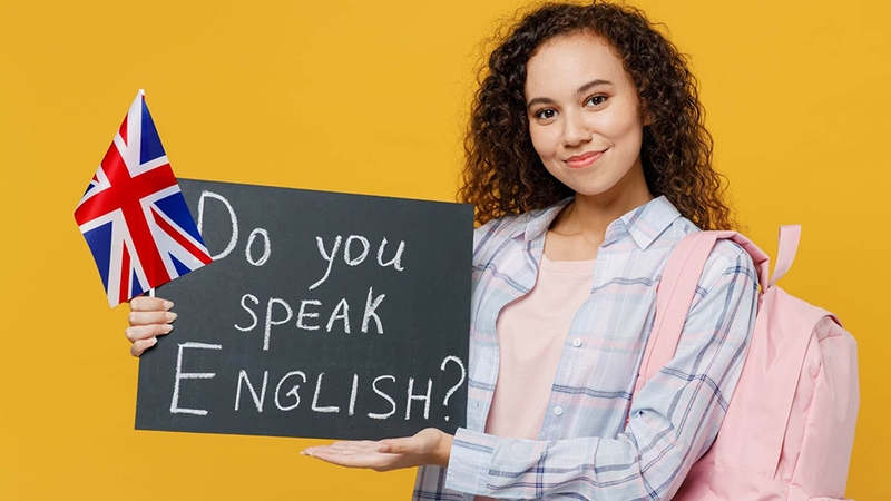 Các trường đại học thường yêu cầu khả năng ngoại ngữ với người học CLC