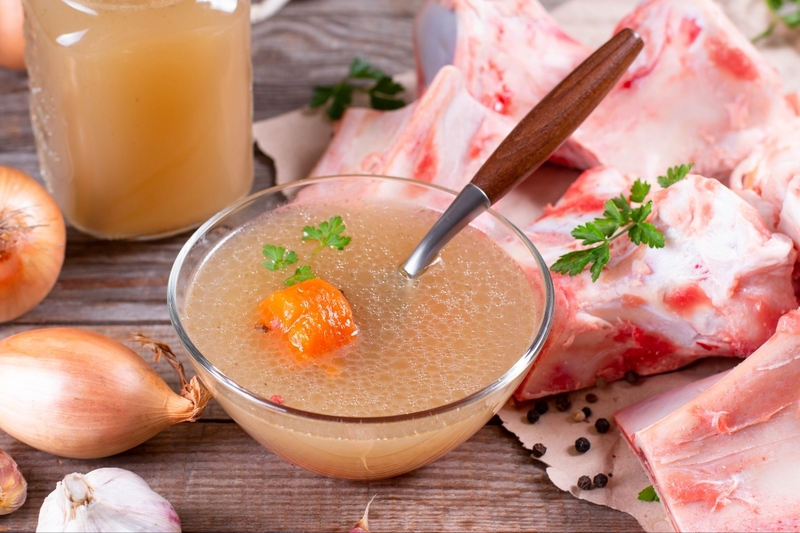 có nên chần xương trước khi nấu 2
