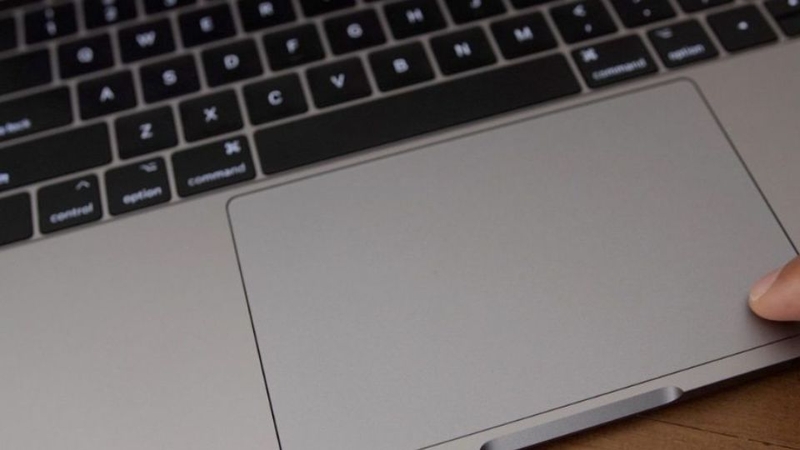 Có nên dán trackpad MacBook không? 1