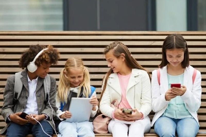 Có nên mua điện thoại cho trẻ trên 12 tuổi 5