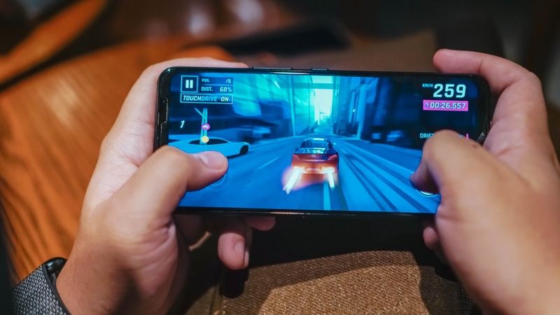 có nên mua điện thoại chơi game không 3.jpg