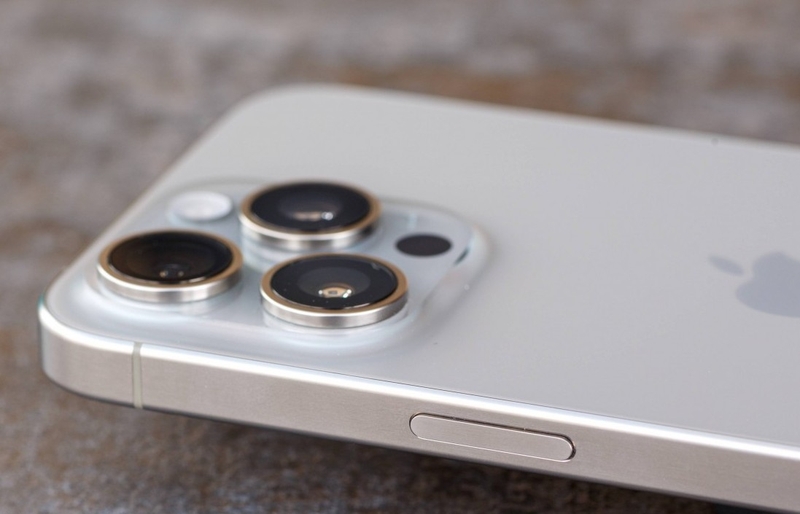 Có nên mua iPhone 15 Pro Max năm 2026 9