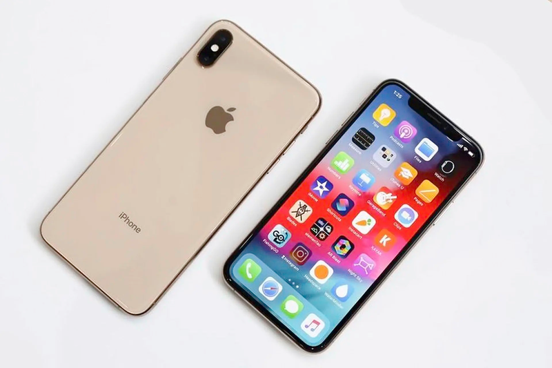 Máy được trang bị màn hình Super Retina OLED kích thước 6.5 inch