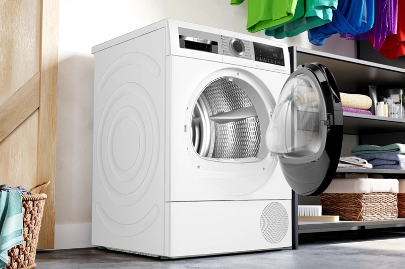 Máy sấy bơm nhiệt phù hợp với gia đình sấy quần áo thường xuyên và ưu tiên tiết kiệm điện lâu dài