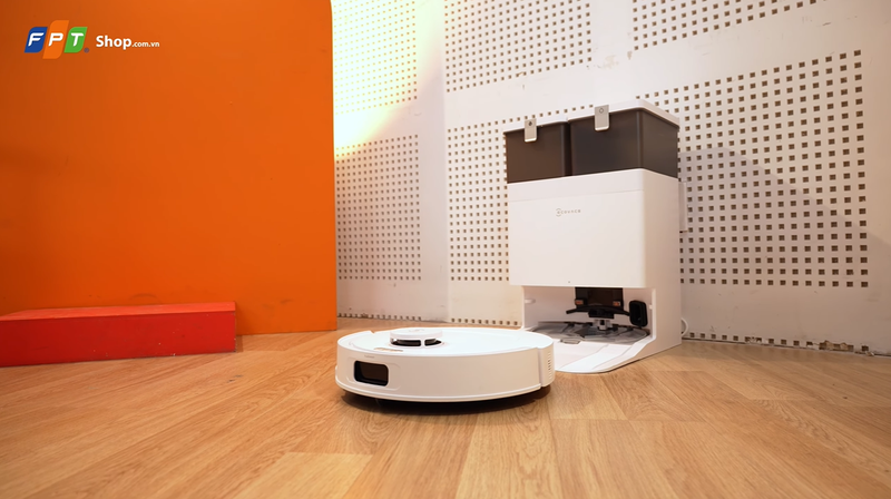 có nên mua robot hút bụi tự giặt giẻ 5.png