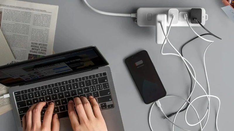 có nên sạc laptop liên tục không 1.png