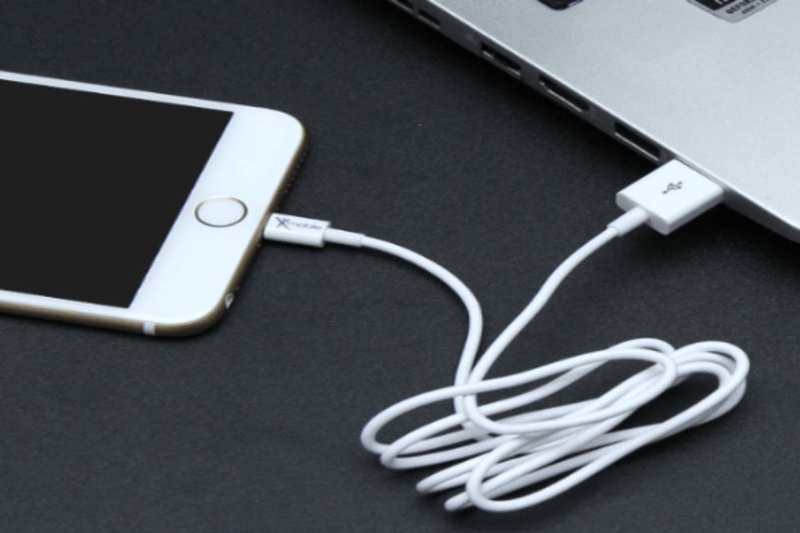 Không sạc pin iPhone qua cổng USB của máy vi tính