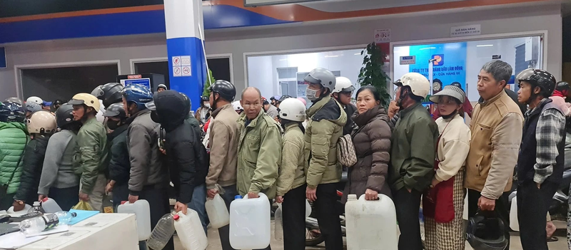 Có nên tích trữ xăng dầu?