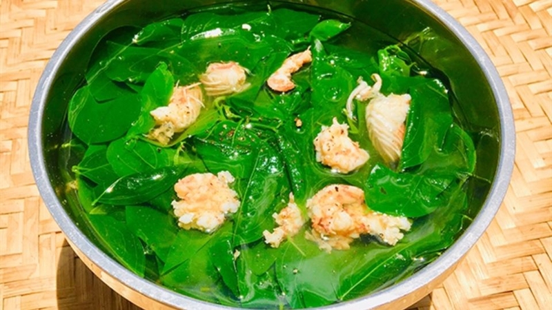 có nên vò rau ngót trước khi nấu 3