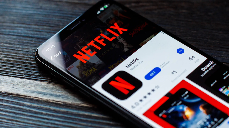 Có nên xem Netflix trên điện thoại hay không?