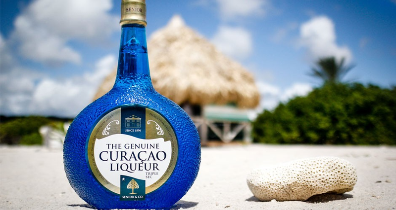 Rượu Blue Curacao
