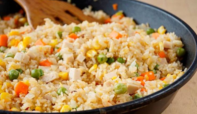 cơm chiên bọc trứng 3