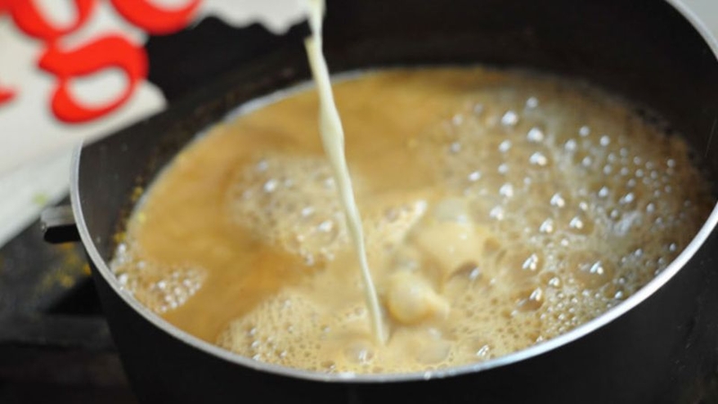 Cơm chiên lốc xoáy phủ trứng 3